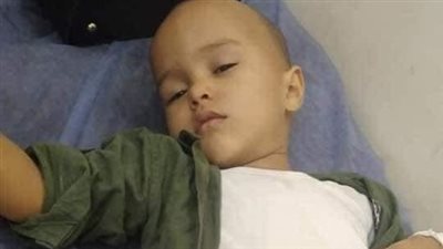 مِسكُه في الهواء ودراعه اتكسر.. مصري ينقذ طفلا ليبيًّا من الموت أثناء سقوطه من الطابق الخامس