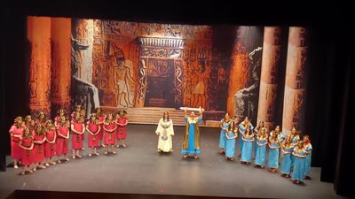 عايدة المصرية تبهر جمهور بوجوتا في كولومبيا 