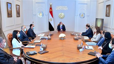 بعد الاطلاع على مؤشرات الأداء المالي.. السيسي يوجه بالتركيز على برامج الحماية الاجتماعية ومواصلة الاستثمارات