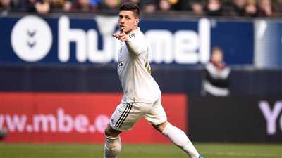 فيورنتينا ينهي صفقة مهاجم ريال مدريد لمدة موسمين