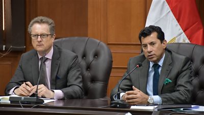 وزير الرياضة يبحث آخر استعدادات استضافة مصر لبطولة العالم للسلاح