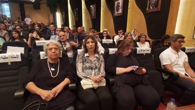 سحر الإبراشي تتسلم تكريم الإعلامي وائل الإبراشي بنقابة الصحفيين