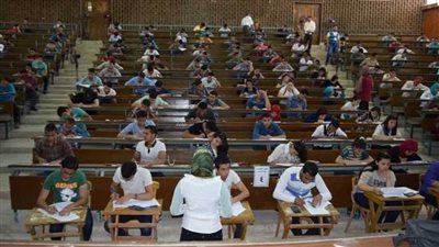 3 أسئلة مكررة وإجابات دون ترقيم.. تفاصيل أزمة وضع ابنة وزير سابق امتحان بطريقة خاطئة بحقوق القاهرة