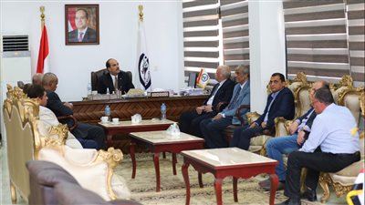 لجنة قطاع العلوم البيطرية بالمجلس الأعلى للجامعات تزور كلية الطب البيطري بجامعة العريش