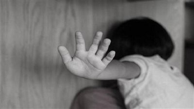 دفنهما بمحيط منزله.. أب يقتل طفلتيه ضربًا بالعصا في الأردن