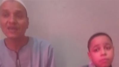 والد طفل مصاب بضمور العضلات بقنا يناشد المسؤولين: نفسي يتعالج لأنه الوحيد على 5 فتيات | بث مباشر 