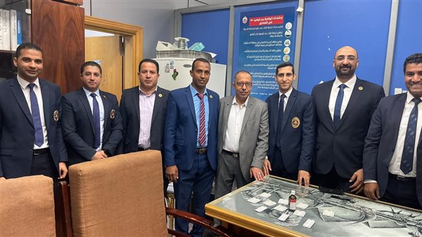 رجال جمارك الغردقة