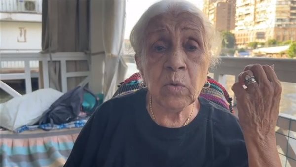 السيدة إخلاص حلمي