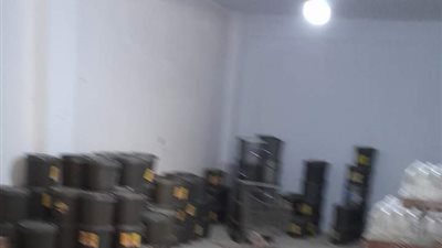 ضبط 7 أطنان سلع ومنتجات غذائية مجهولة المصدر بسوهاج | صور