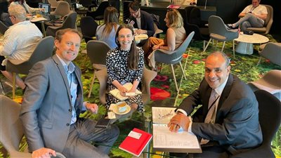 بدر عبد العاطي يستعرض المشروعات الوطنية الكبرى على أرض مصر أمام البرلمان الأوروبي