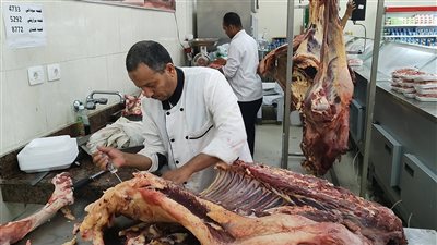 البرازيلي بـ85 جنيها والسوداني بـ115.. أسعار اللحوم بالغردقة قبل عيد الأضحى | فيديو