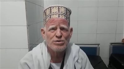 يعاني ضعفًا في النظر.. إمام مسجد بأسوان يضرب عن الطعام بعد قرار نقله من مكان عمله