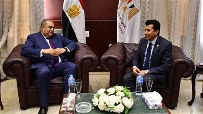 وزير الشباب والرياضة يلتقي رائد المناخ المصري لمؤتمر أطراف اتفاقية الأمم المتحدة للتغير المناخي COP27