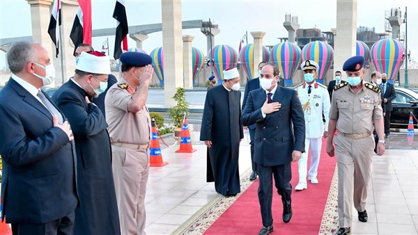 السيسي يؤدي صلاة