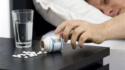 منها السكتة الدماغية.. استشاري نفسي يحذر من التأثيرات الجانبية للإفراط في المهدئات