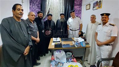 وفدًا كنسيًا يزور مركز شرطة إسنا في الأقصر لتهنئة الضباط بعيد الأضحى|صور