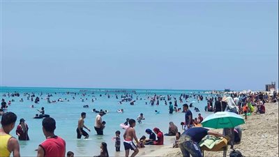إقبال كبير على شواطئ رأس سدر في ثاني أيام عيد الأضحى 