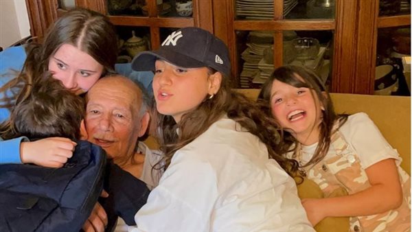 والد حلا شيحة وأبناؤها