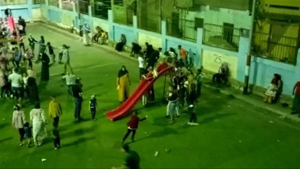 توافد المواطنين على