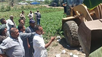 وزير الزراعة يتابع مع قيادات الوزارة منع البناء على الأراضي الزراعية خلال إجازة عيد الأضحى
