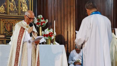 رئيس الأسقفية يرسم شماسًا بالإسكندرية ويمنح ترخيصًا لأربعة خدام جدد