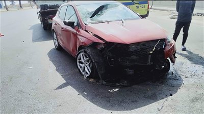 التحقيق في مصرع رجل وزوجته بعد تصادم سيارتهما برصيف بالتجمع الأول
