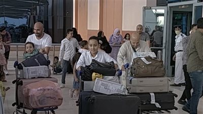 مطار القاهرة الدولي يستقبل أولى رحلات عودة الحجاج | صور