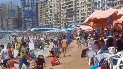 توافد أعداد كبيرة من المواطنين على الشواطئ للاستمتاع بإجازة عيد الأضحى | بث مباشر 