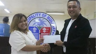 الضحك أو المقاضاة.. الفلبين تصدر قانونًا جديدًا يجبر الموظفين على التبسم أثناء أداء الخدمات العامة