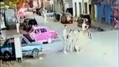 بسبب ثمن علبة سجائر..التعدي علي شاب ومحاولة خطفه ببورسعيد | فيديو