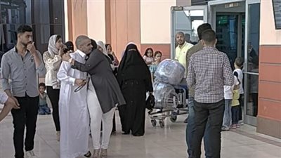 وصول رحلات عودة الحجاج المصريين إلى مطار القاهرة الدولي | بث مباشر 