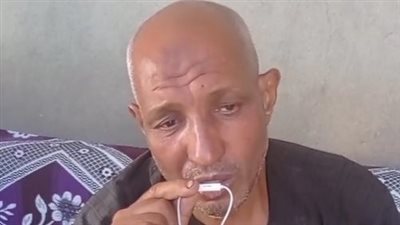 والد الأطفال الغرقى بالأقصر بسبب انقلاب تروسيكل بالترعة: الحمد لله ولا مفر من قضائه | بث مباشر 