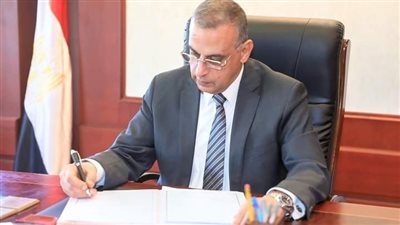 محافظ سوهاج: تشكيل لجان لمتابعة انتظام العمل بمواقف نقل الركاب