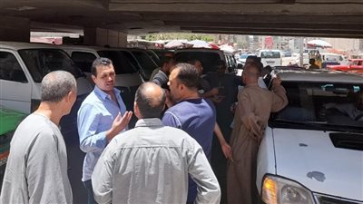 حملات مكثفة على مواقف السرفيس بالفيوم لمتابعة التزام السائقين بتعريفة الركوب الجديدة