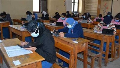 اليوم.. طلاب الثانوية العامة يؤدون امتحان الجبر والهندسة الفراغية 