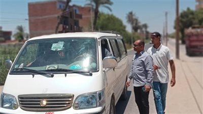 معايشة داخل ميكروباص الفيوم ترصد تلاعب السائقين بالتعريفة الجديدة في أول يوم بعد القرار.. ولجنة مفاجئة تمنع مشاجرة