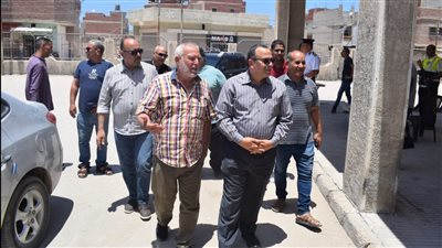 نائب محافظ شمال سيناء يتفقد محطات الوقود والمواقف للتأكد من التزام السائقين بالتعريفة الجديدة