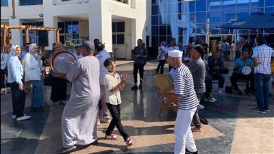 على نغمات السمسمية.. سوق الأسماك ببورسعيد ينظم حفل لاستقبال المواطنين | صور وفيديو
