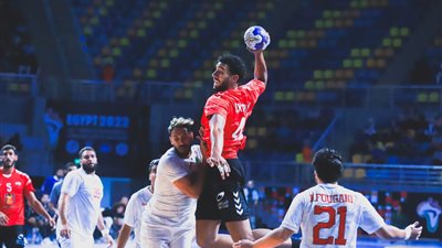 حسن قداح يحصد جائزة أفضل لاعب في مباراة مصر والجزائر لكرة اليد 