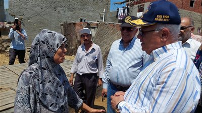 محافظ بورسعيد يلتقي أهالي منطقة الجزر والمراحات ببحيرة المنزلة | صور 