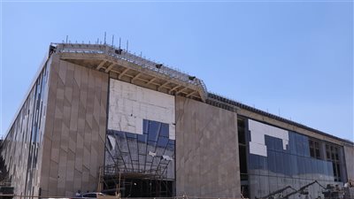 تأكيدًا لـ القاهرة 24.. وزير السياحة يعلن بدء تركيب الواجهات الخارجية لمتحف مركب خوفو