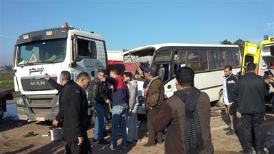 مصرع وإصابة 3 أشخاص في حادث تصادم توك توك بجرار زراعي بالبحيرة