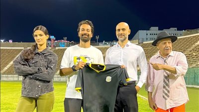أحمد حاتم وشبيه جوارديولا يظهران في كواليس المطاريد