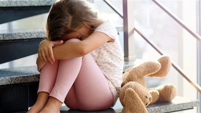 والد طفلة أسيوط يكشف تفاصيل جديدة بشأن الاعتداء على ابنته.. و5 قرارات عاجلة من النيابة