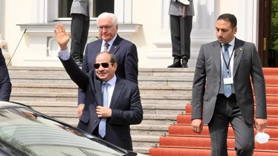 بعد قليل.. السيسي يصل إلى مقر المستشارية الألمانية للقاء أولاف شولتس