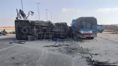 مصرع شاب وإصابة والده في تصادم سيارتي نقل ببورسعيد