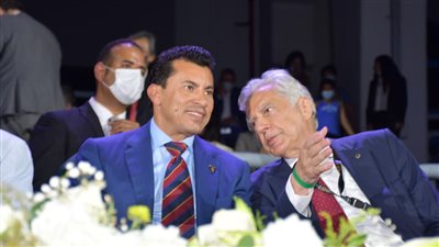 وزير الرياضة ورئيس الاتحاد الدولي للسلاح يفتتحان بطولة العالم
