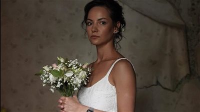 زفاف تحت أنقاض.. قصف منزل عروس أوكرانية ليلة الفرح │ صور