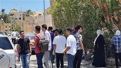 تباين آراء طلاب الثانوية العامة بالغردقة بعد أداء امتحان الجبر والهندسة الفراغية