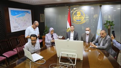 محافظ كفر الشيخ يغرم سيارتين مخالفتين لتعريفة الركوب عبر بث مباشر مع رؤساء المدن 